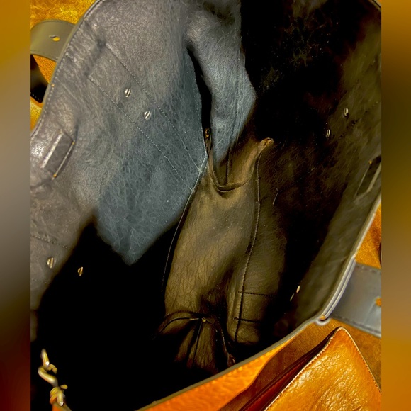 Calvin Klein Large Leather Jean Belted Tote with Clutch 👜✨ - Picture 6 of 14